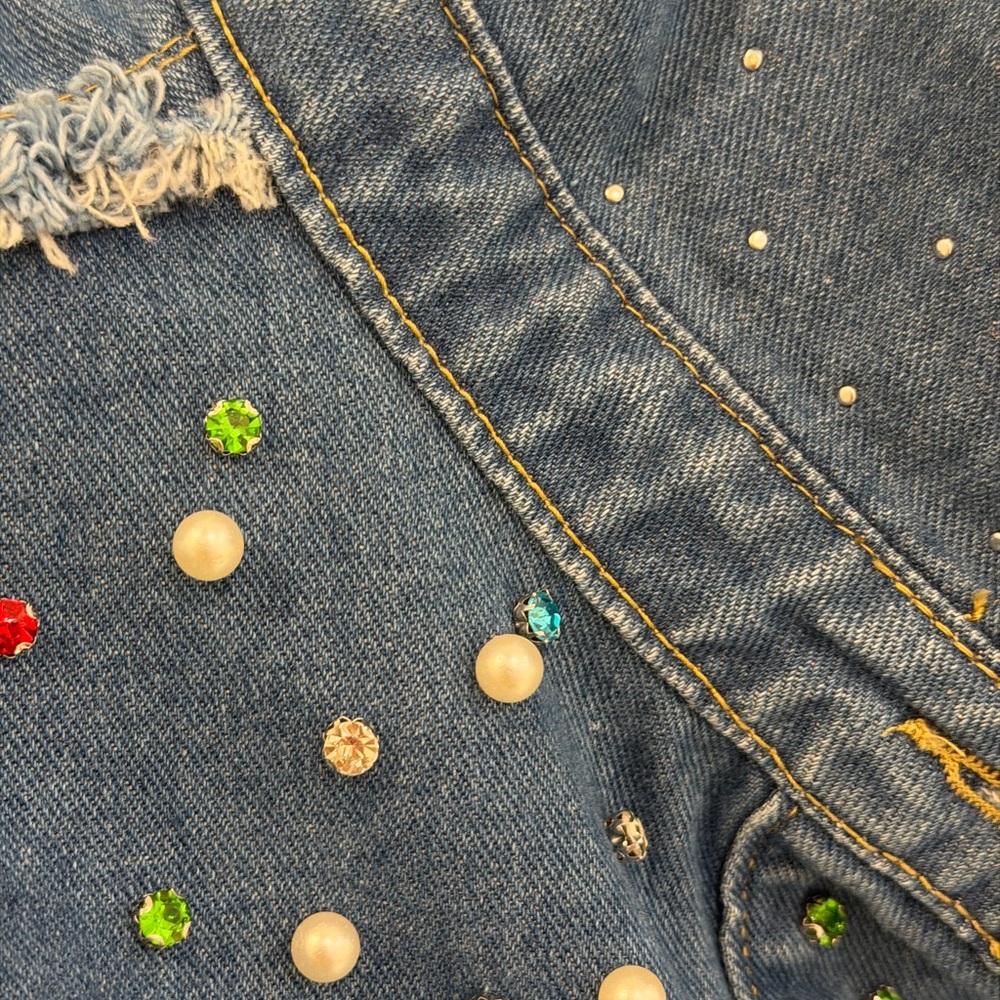 Embellished Blue Jean jacket
New without tags - Picture 6 of 10